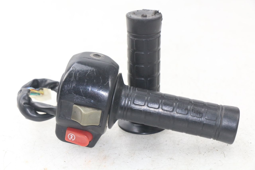 photo de RIGHT SWITCH FYM STRADA 50 (2007 - 2014)