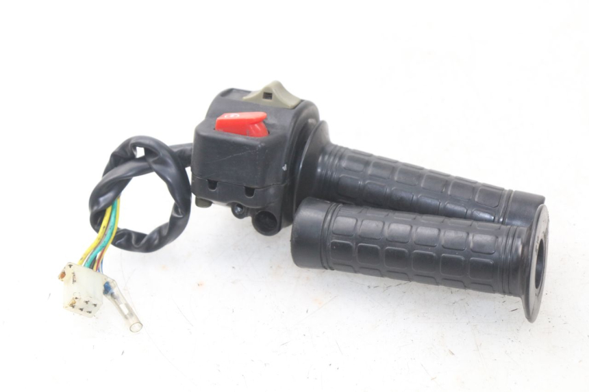 photo de RIGHT SWITCH FYM STRADA 50 (2007 - 2014)