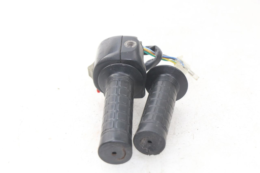 photo de RIGHT SWITCH FYM STRADA 50 (2007 - 2014)