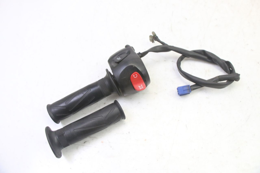 photo de RIGHT SWITCH YAMAHA FZ6 FAZER S2 600 (2007 - 2011)