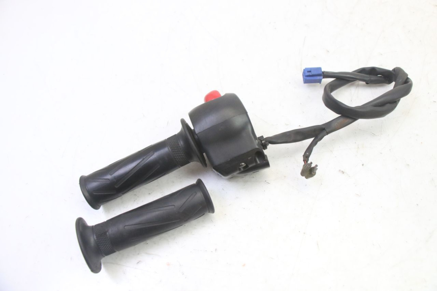 photo de RIGHT SWITCH YAMAHA FZ6 FAZER S2 600 (2007 - 2011)