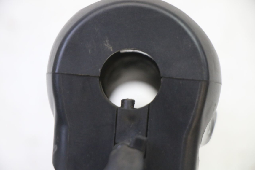 photo de RIGHT SWITCH YAMAHA FZ6 FAZER S2 600 (2007 - 2011)