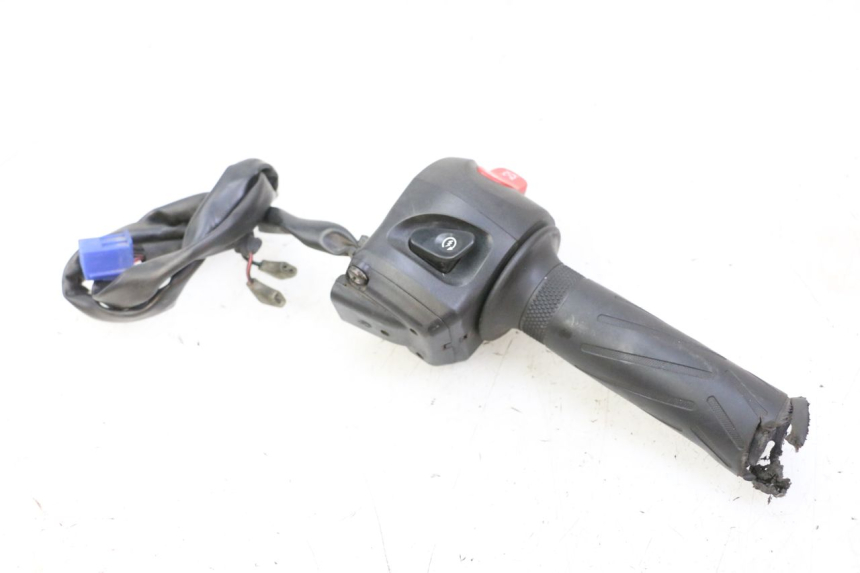 photo de RIGHT SWITCH YAMAHA FZ6 N FAZER 600 (2004 - 2006)