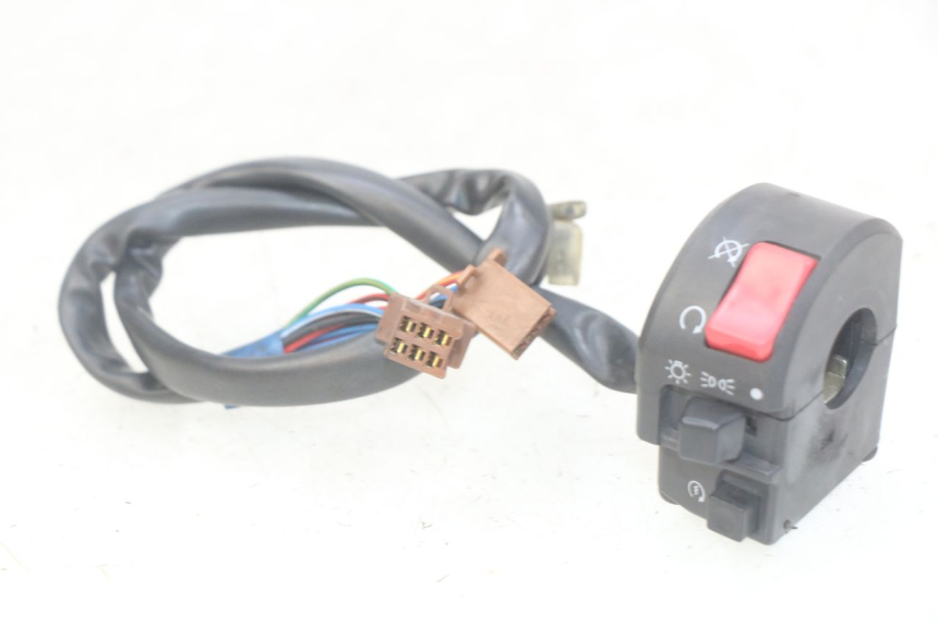 photo de RIGHT HANDLEBAR SWITCH YAMAHA FZS FAZER 600 (1998 - 2001)