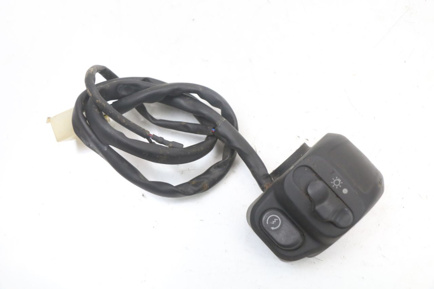 photo de RIGHT HANDLEBAR SWITCH GILERA DNA 50 (2000 - 2007)