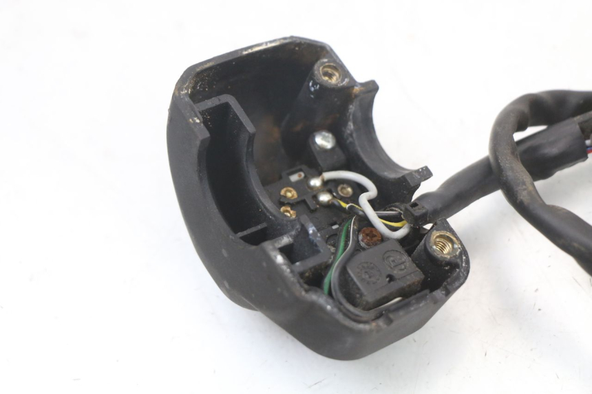 photo de RIGHT HANDLEBAR SWITCH GILERA DNA 50 (2000 - 2007)