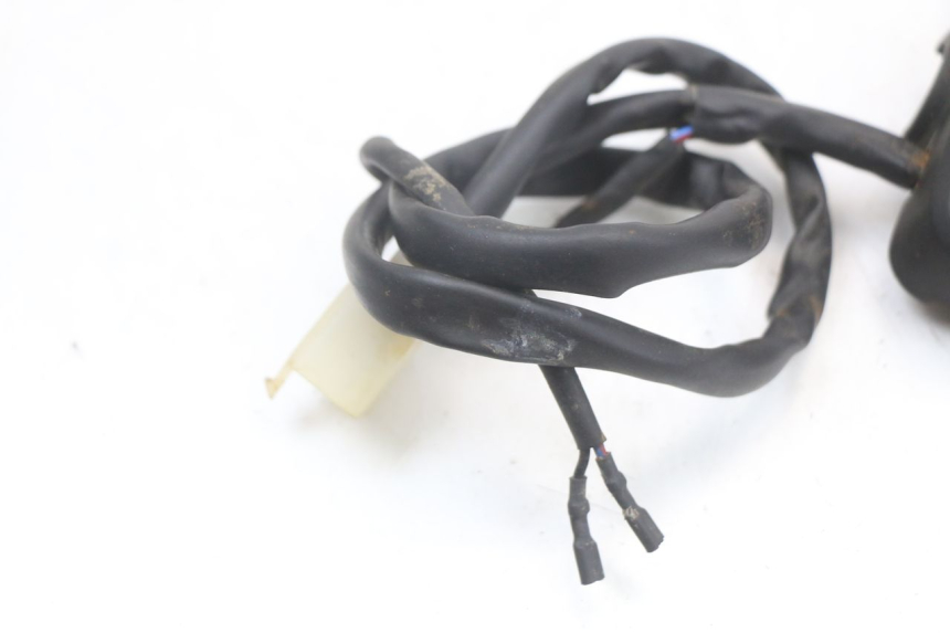 photo de RIGHT HANDLEBAR SWITCH GILERA DNA 50 (2000 - 2007)