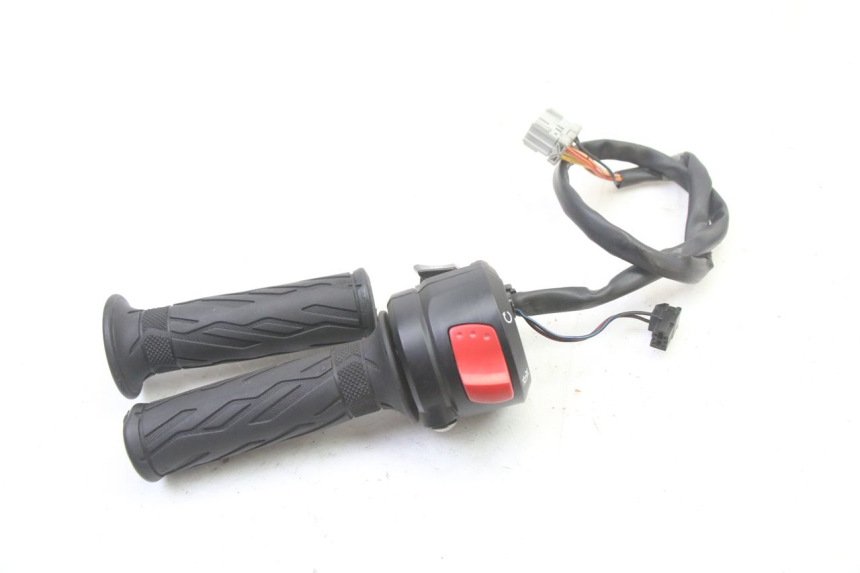 photo de RIGHT SWITCH SUZUKI GSR 750 (2011 - 2017)
