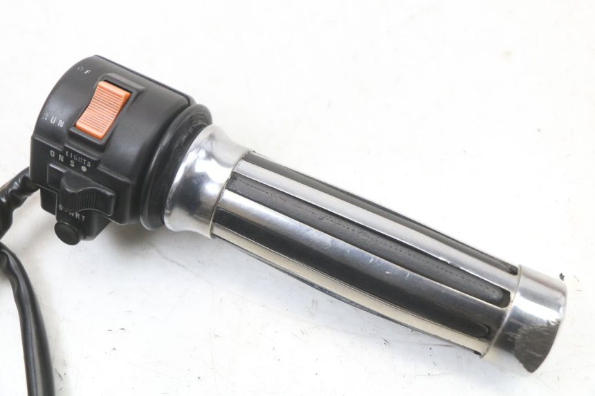 photo de RIGHT SWITCH SUZUKI GSX E 250 (1982 - 1983)