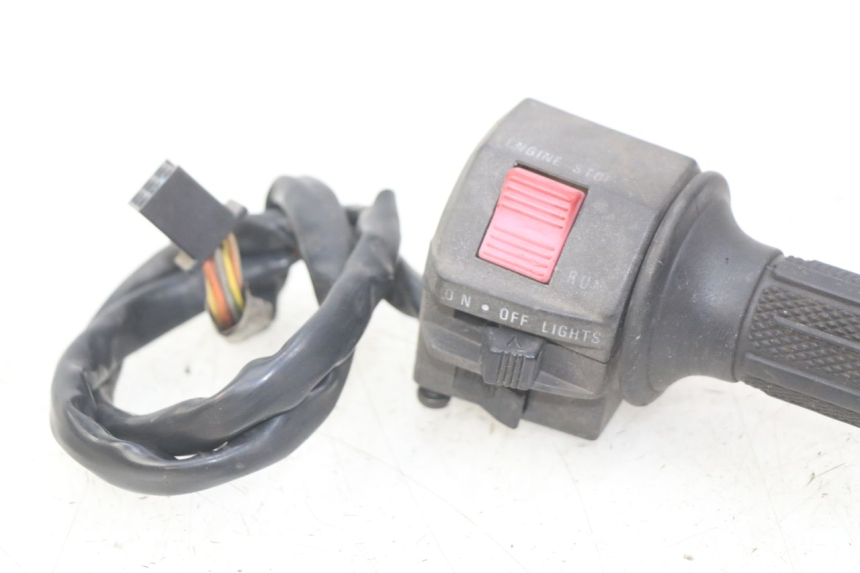 photo de RIGHT HANDLEBAR SWITCH SUZUKI GSX-F GSX  F 1100 (1988 - 1994)