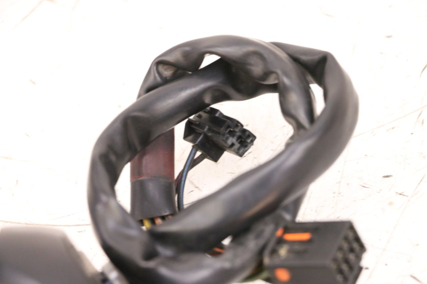 photo de RIGHT SWITCH SUZUKI GSXR GSX-R 1000 (2003 - 2004) - Zoom on usage condition