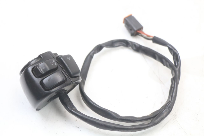 photo de RIGHT SWITCH HARLEY DAVIDSON SPORTSTER XL CUSTOM 883 (1999 - 2006)