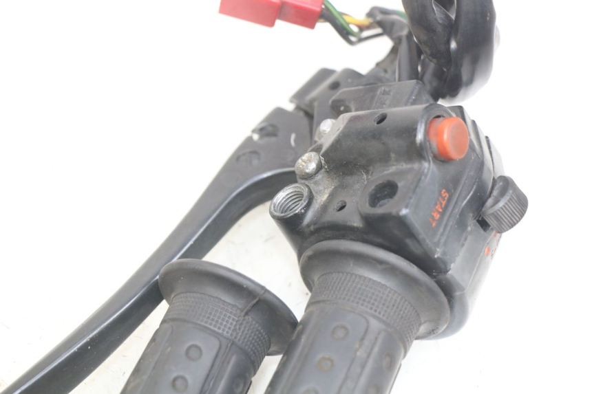 photo de RIGHT HANDLEBAR SWITCH HONDA CM 125 (1983 - 2003)