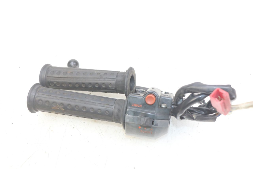 photo de RIGHT HANDLEBAR SWITCH HONDA CM 125 (1983 - 2003)
