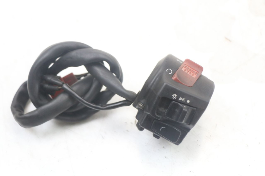 photo de RIGHT HANDLEBAR SWITCH HONDA NTV DEAUVILLE 650 (1998 - 2001)