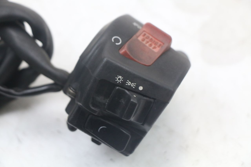 photo de RIGHT HANDLEBAR SWITCH HONDA NTV DEAUVILLE 650 (1998 - 2001)