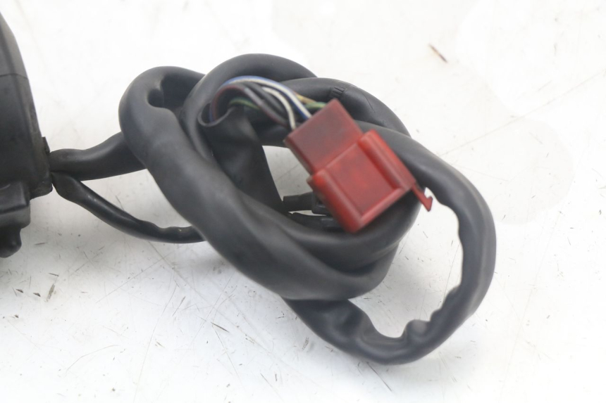 photo de RIGHT HANDLEBAR SWITCH HONDA NTV DEAUVILLE 650 (1998 - 2001)