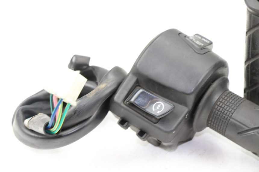 photo de RIGHT SWITCH HONDA PCX (JF28) 125 (2009 - 2011)