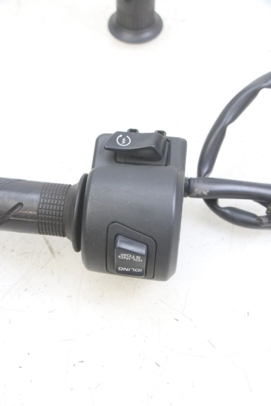 photo de RIGHT HANDLEBAR SWITCH HONDA PCX (JF47) 125 (2012 - 2013)