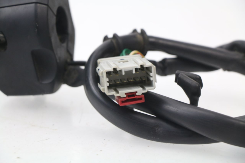 photo de RIGHT SWITCH HONDA VFR F 1200 (2010 - 2015)