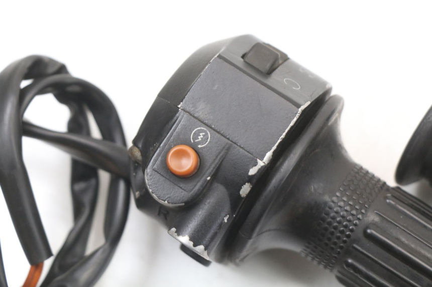 photo de Right switchgear HYOSUNG GF 125 (2001 - 2005)