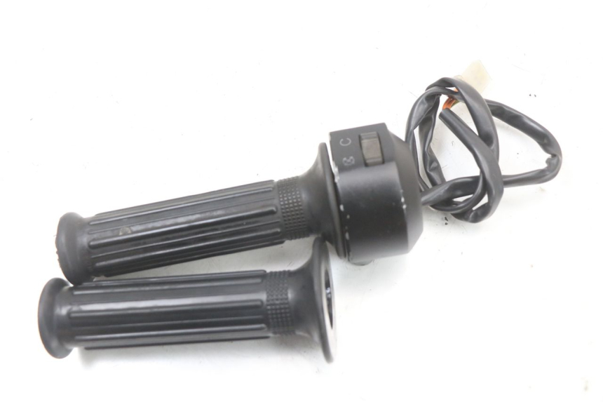 photo de Right switchgear HYOSUNG GF 125 (2001 - 2005)
