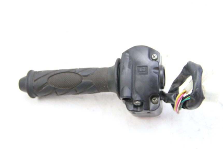 photo de RIGHT HANDLEBAR SWITCH IMF INDUSTRIE PACH 4T 50 (2009 - 2018)