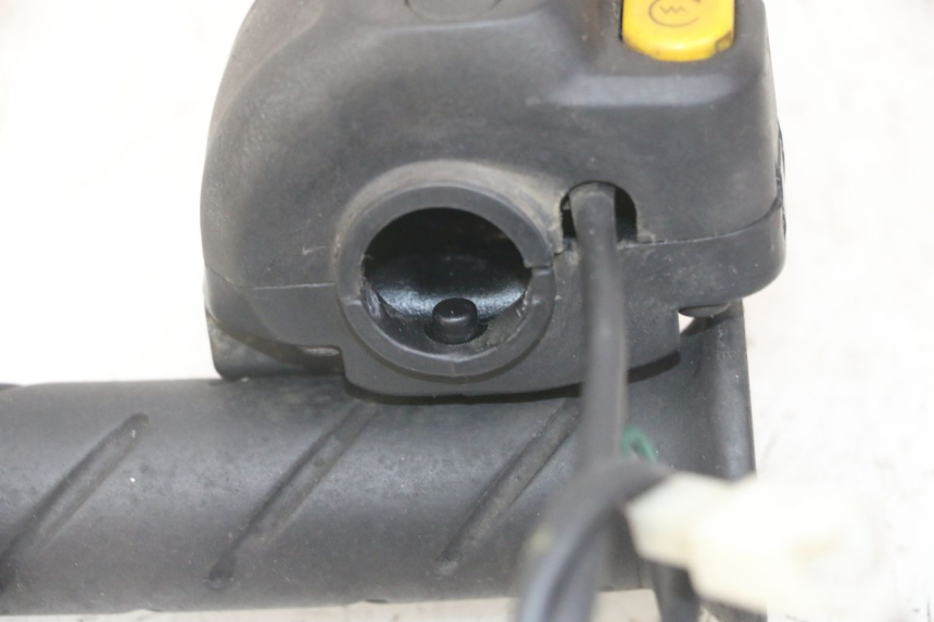 photo de RIGHT SWITCH PEUGEOT JET FORCE CARBU 50 (2003 - 2016)
