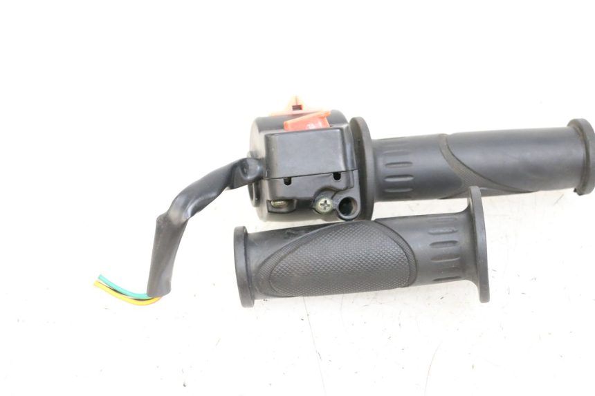 photo de RIGHT HANDLEBAR SWITCH JM MOTORS EVOLIS 4T 50 (2018 - 2022)
