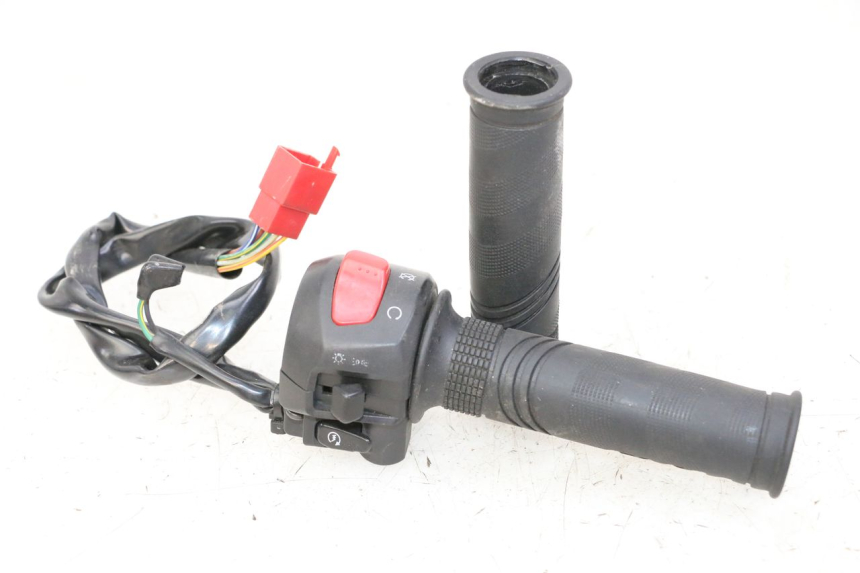 photo de RIGHT SWITCH SYM JOYMAX 125 (2010 - 2017)