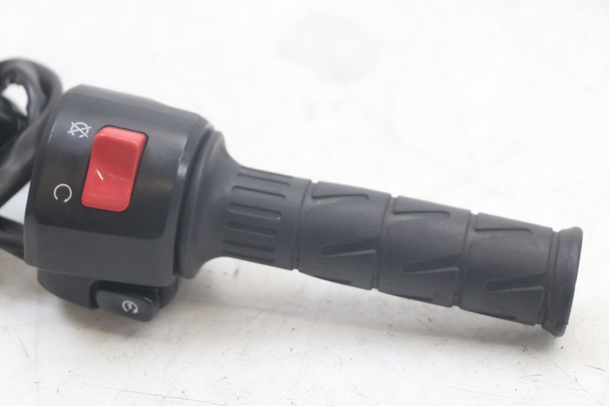 photo de RIGHT SWITCH KAWASAKI ER-6 ER6 N 650 (2012 - 2016)