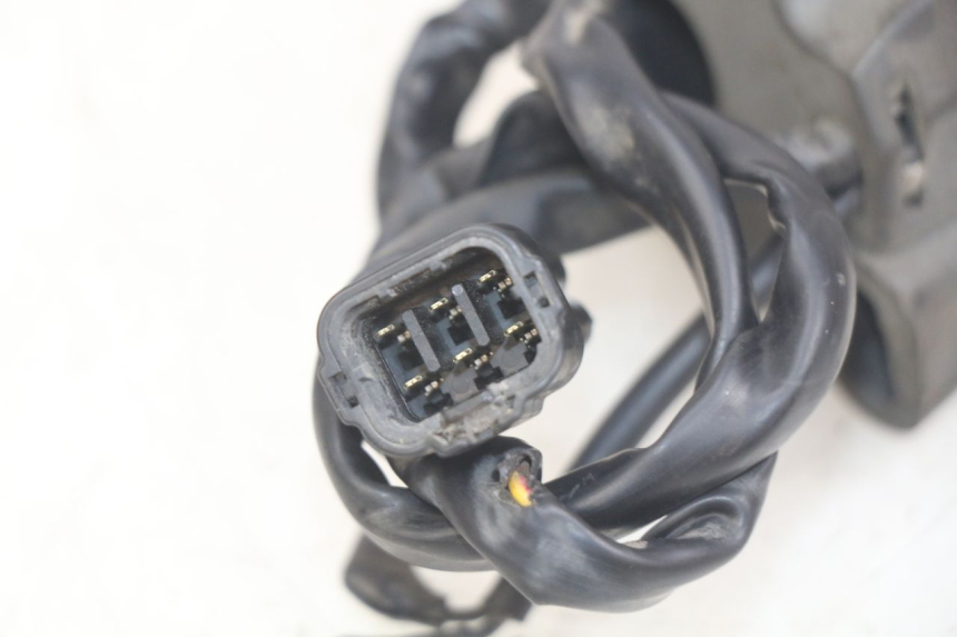 photo de RIGHT HANDLEBAR SWITCH KAWASAKI Z 750 (2007 - 2013)