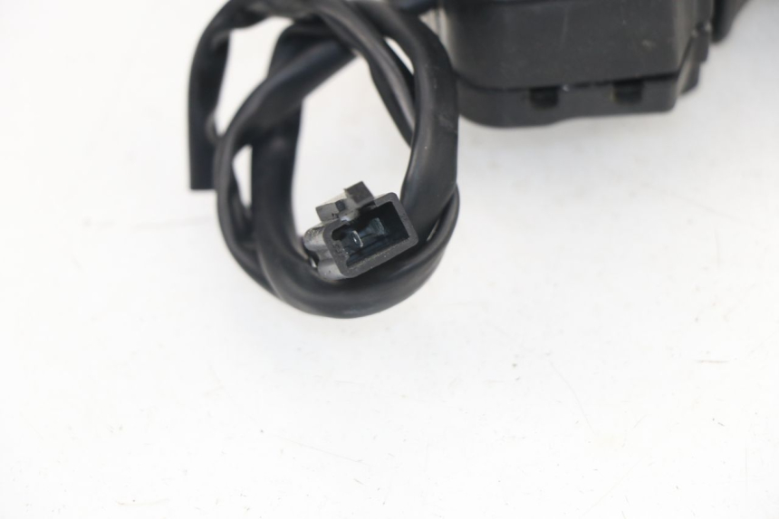 photo de RIGHT HANDLEBAR SWITCH PEUGEOT KISBEE 2T 50 (2010 - 2017)