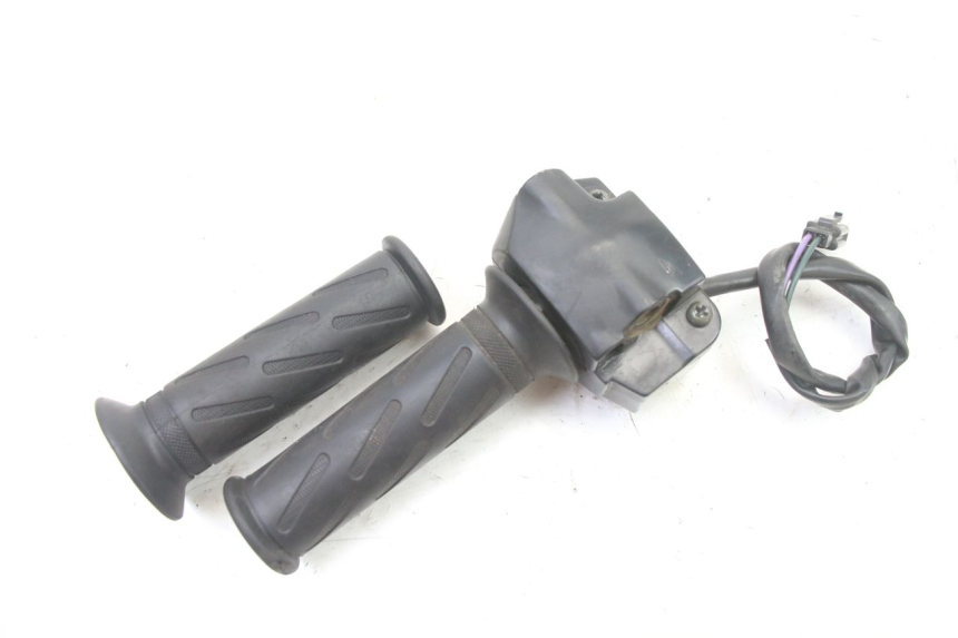photo de RIGHT HANDLEBAR SWITCH PEUGEOT KISBEE 2T 50 (2010 - 2017)