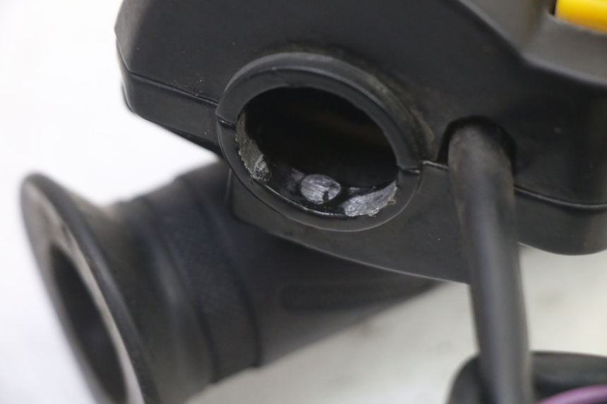photo de RIGHT HANDLEBAR SWITCH PEUGEOT KISBEE 2T 50 (2010 - 2017)
