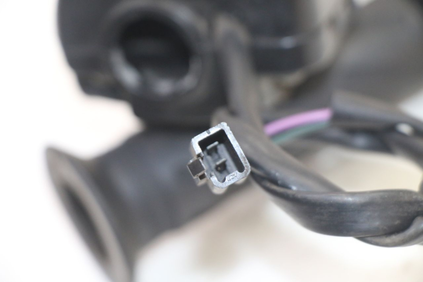 photo de RIGHT HANDLEBAR SWITCH PEUGEOT KISBEE 2T 50 (2010 - 2017)