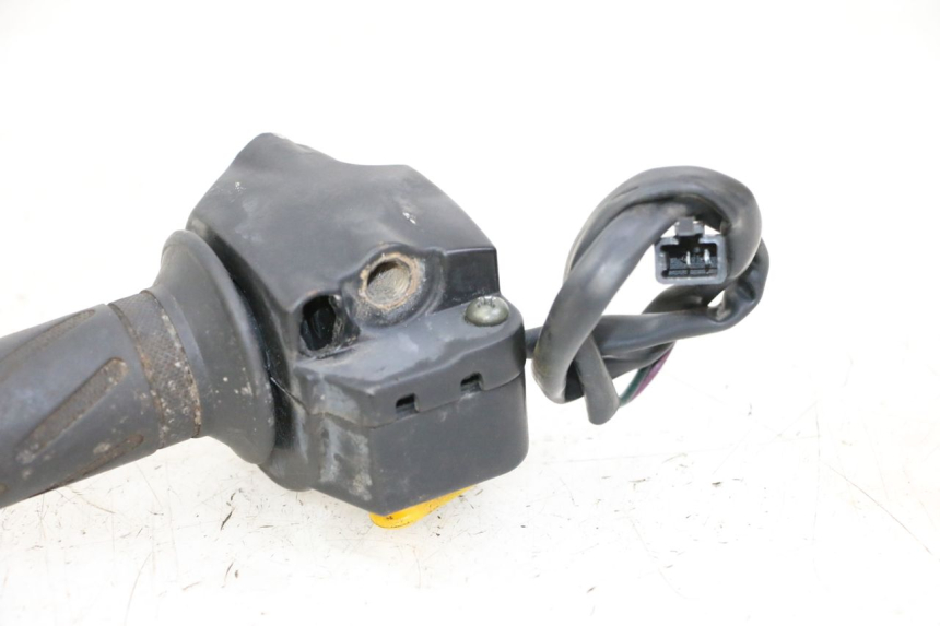 photo de RIGHT HANDLEBAR SWITCH PEUGEOT KISBEE 2T 50 (2010 - 2017)