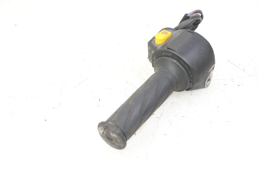 photo de RIGHT HANDLEBAR SWITCH PEUGEOT KISBEE 2T 50 (2010 - 2017)