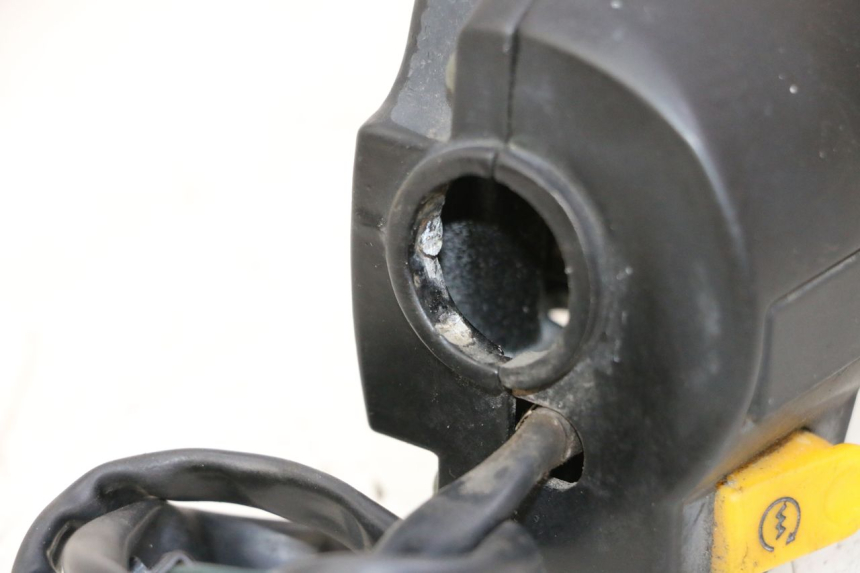 photo de RIGHT HANDLEBAR SWITCH PEUGEOT KISBEE 2T 50 (2010 - 2017)