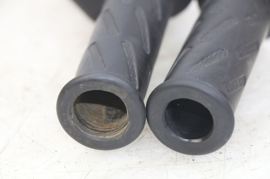 photo de RIGHT HANDLEBAR SWITCH PEUGEOT KISBEE 4T 50 (2018 - 2022)