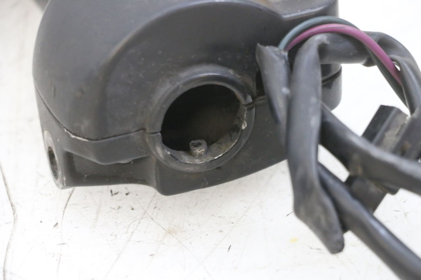 photo de RIGHT HANDLEBAR SWITCH PEUGEOT KISBEE 4T 50 (2010 - 2017) - Alternative perspective