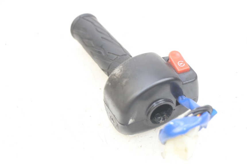 photo de RIGHT HANDLEBAR SWITCH KYMCO AGILITY 16+ 4T 50 (2018 - 2023)