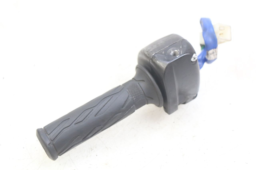 photo de RIGHT HANDLEBAR SWITCH KYMCO AGILITY 16+ 4T 50 (2018 - 2023)