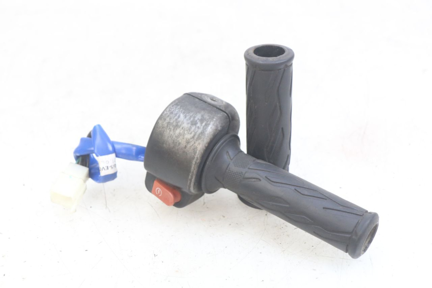 photo de RIGHT HANDLEBAR SWITCH KYMCO AGILITY 16+ 4T 50 (2018 - 2023)