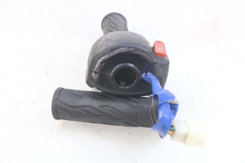 photo de RIGHT HANDLEBAR SWITCH KYMCO AGILITY 16+ 4T 50 (2018 - 2023)