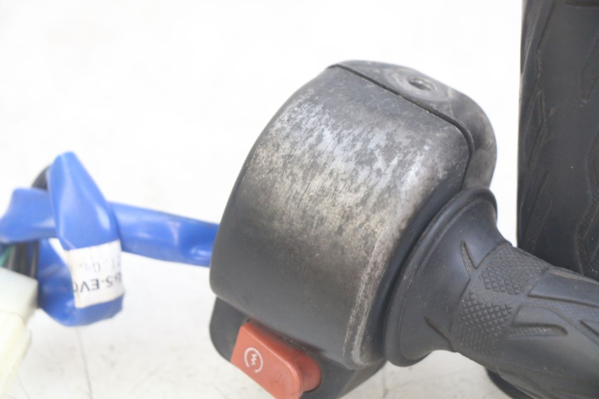 photo de RIGHT HANDLEBAR SWITCH KYMCO AGILITY 16+ 4T 50 (2018 - 2023)