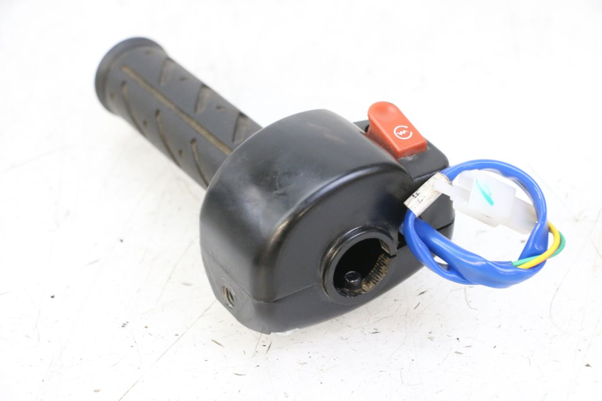 photo de RIGHT HANDLEBAR SWITCH KYMCO AGILITY 4T 50 (2018 - 2022)