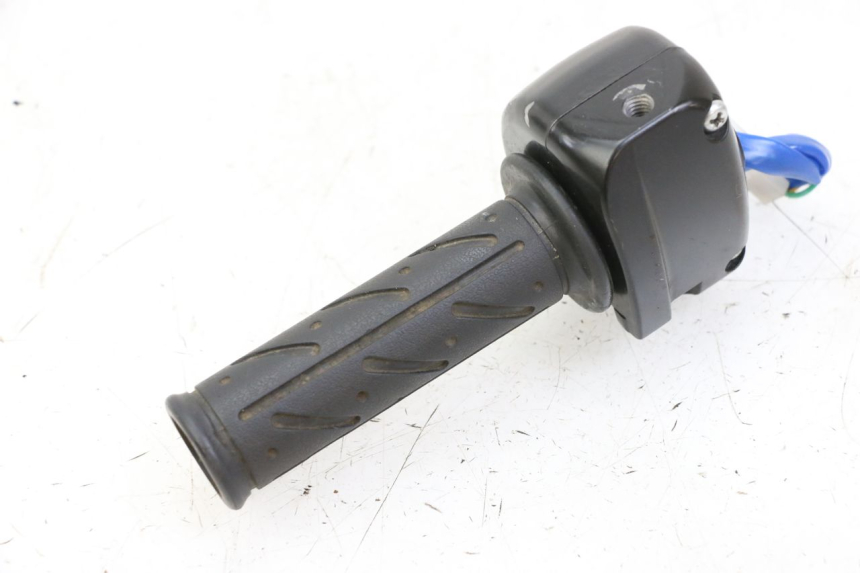 photo de RIGHT HANDLEBAR SWITCH KYMCO AGILITY 4T 50 (2018 - 2022)