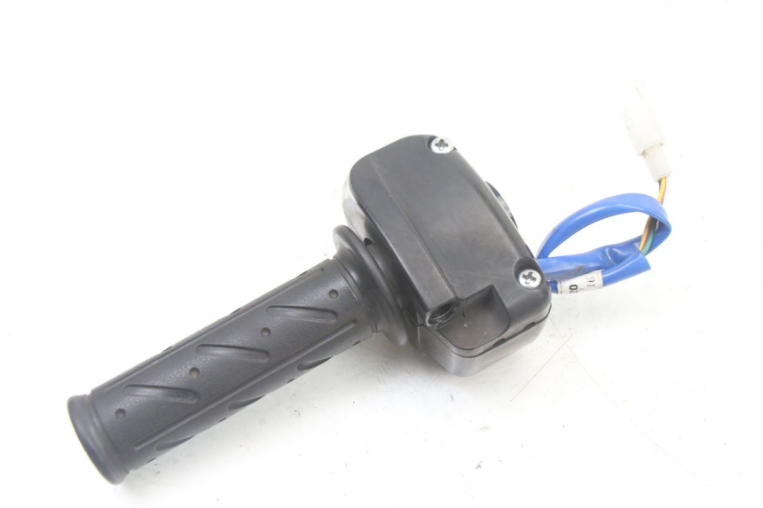photo de RIGHT HANDLEBAR SWITCH KYMCO AGILITY 4T 50 (2018 - 2022)