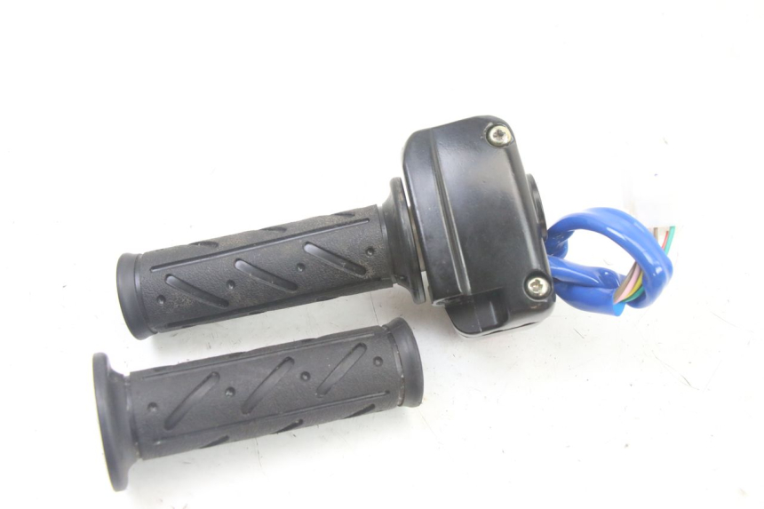 photo de RIGHT HANDLEBAR SWITCH KYMCO AGILITY 4T 50 (2005 - 2018)